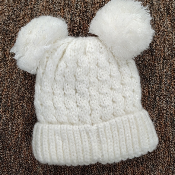 C C Kid's White Pom Pom Knit Hat - Picture 2 of 2